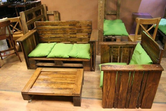 trimmed-pallet-furniture-for-living-space