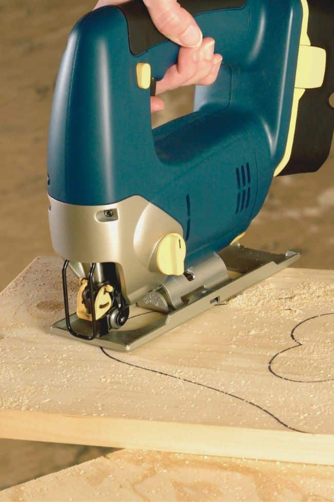 Tool Tips: How to Cut Curves Using a Jigsaw