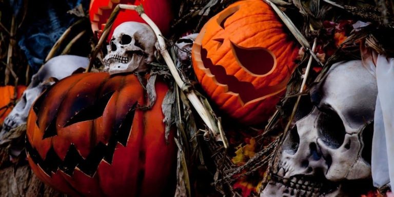 37 Awesome DIY Halloween Decorations and Ideas