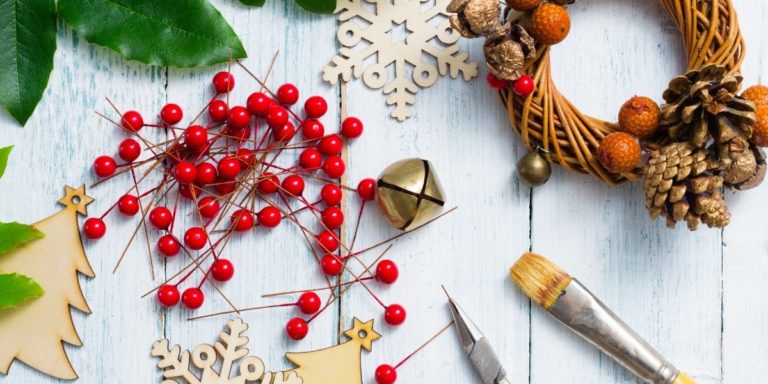 Handcrafted Holiday Magic: 36 Festive DIY Christmas Decorations and Project Ideas to Craft This Season