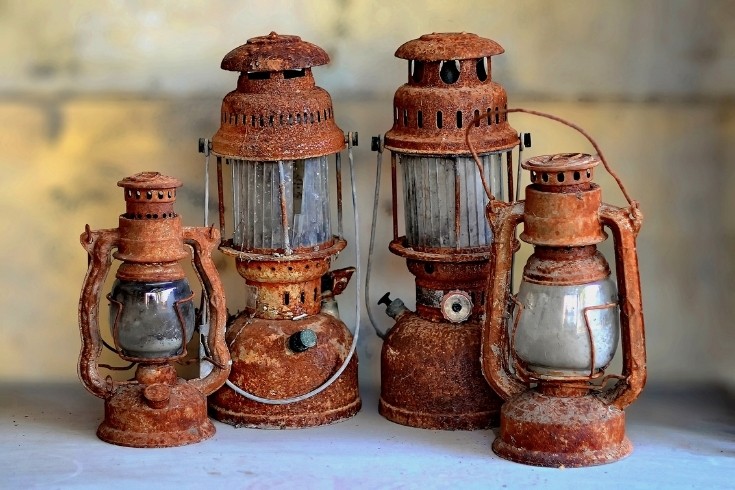 Rusty Oil lamps in a How To Age Metal tutorial